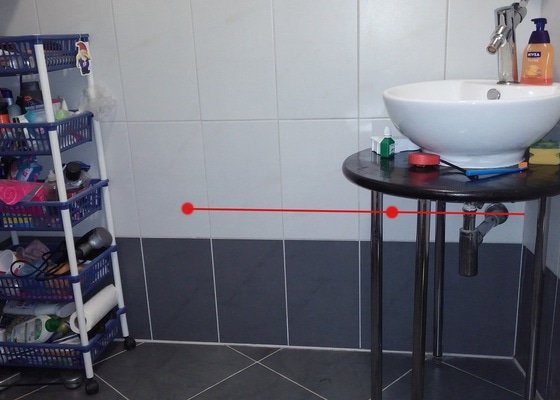 Montáž koupelnové skřínky (posunutí vody a odpadu)