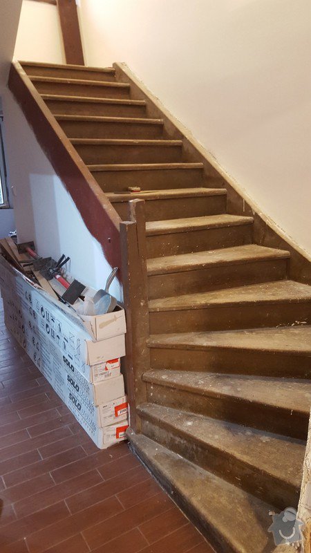 Renovace, obložení dřevěných schodů: 20151209_092019