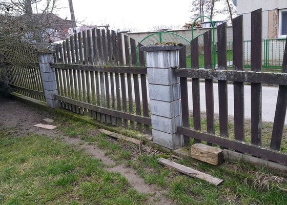 Oprava, přistavění a navýšení sloupků předního plotu