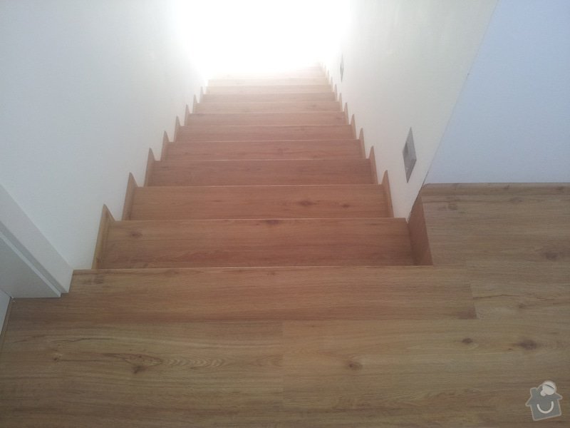 Obložení schodiště vinylovou podlahou: schodiste_z_vinylove_plovouci_podlahy_buk_03