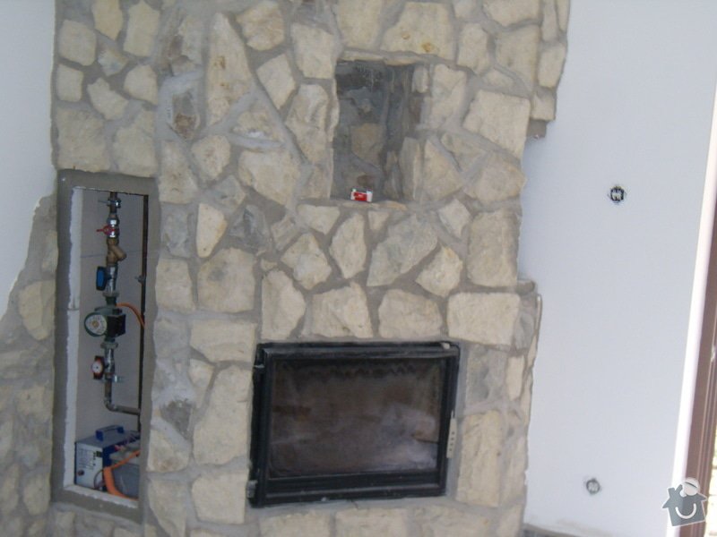 Obložení obývacího pokoje kamenem a koupelny + mozaika : PB180302