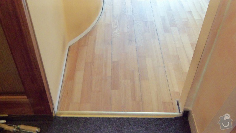 Zbroušení a nalakování dřevěné plovoucí podlahy: 102_2986