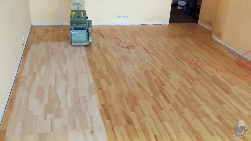 Zbroušení a nalakování dřevěné plovoucí podlahy: 102_2988