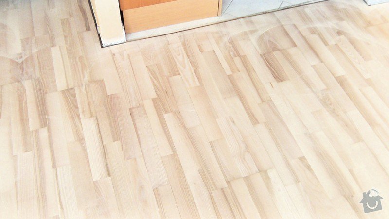 Zbroušení a nalakování dřevěné plovoucí podlahy: 102_3030