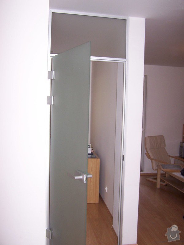 Skleněné dveře a část prosklené zdi: 100_2751