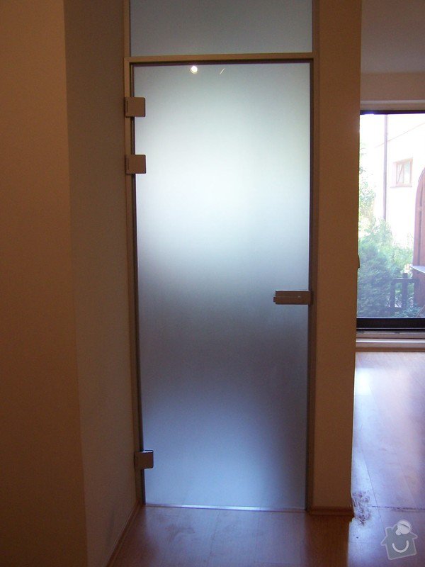 Skleněné dveře a část prosklené zdi: 100_2759