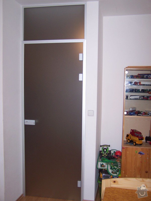 Skleněné dveře a část prosklené zdi: 100_2765
