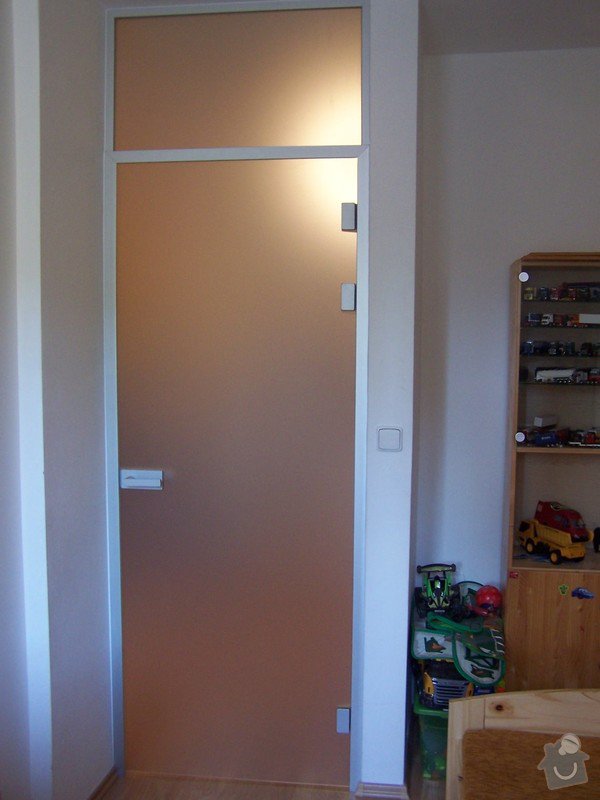Skleněné dveře a část prosklené zdi: 100_2771