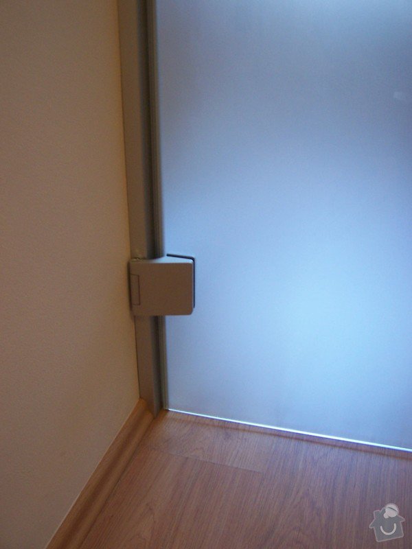 Skleněné dveře a část prosklené zdi: 100_2782