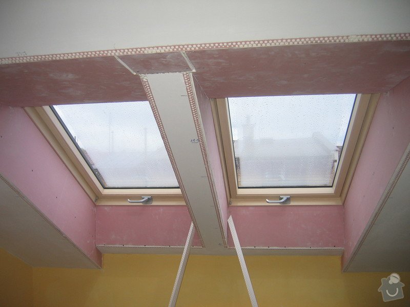 Demontáž+montáž sádrokartonů včetně izolací a obalu střešních oken: IMG_9474