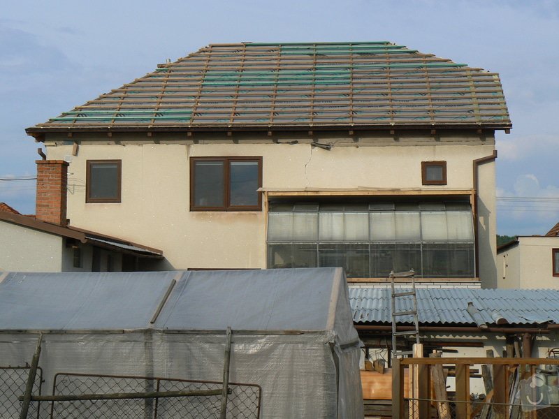 Kompletně nová střecha,včetně nového věnce: P1290567