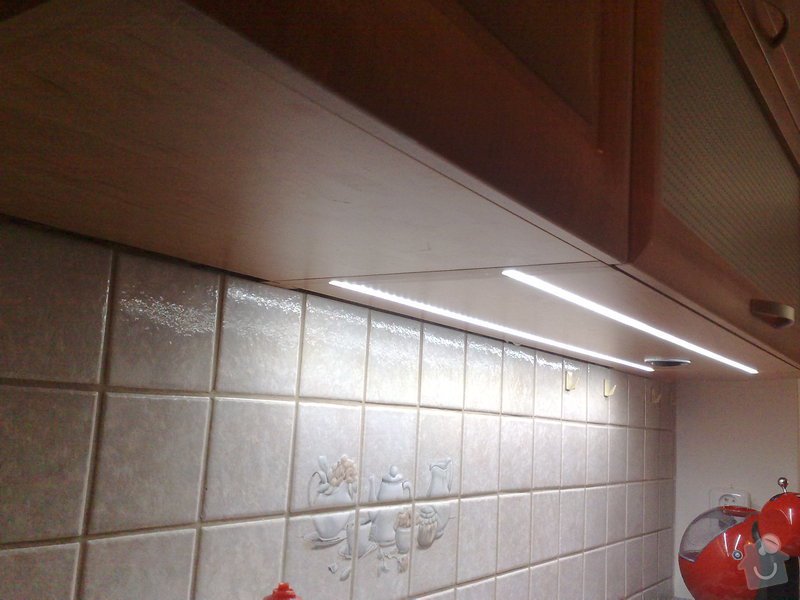 Osvětlení pod kuchyňskou linku typu LED: 03012011017
