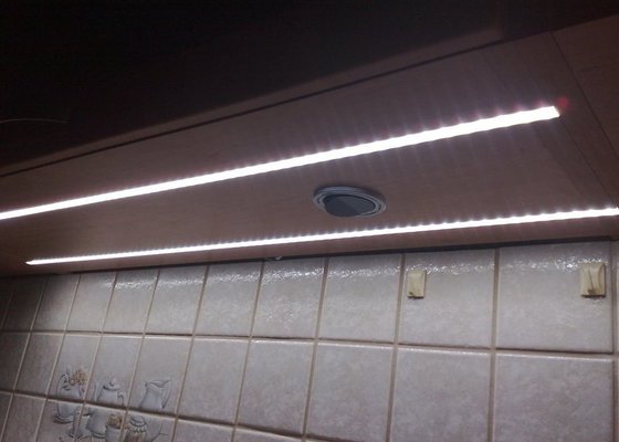 Osvětlení pod kuchyňskou linku typu LED