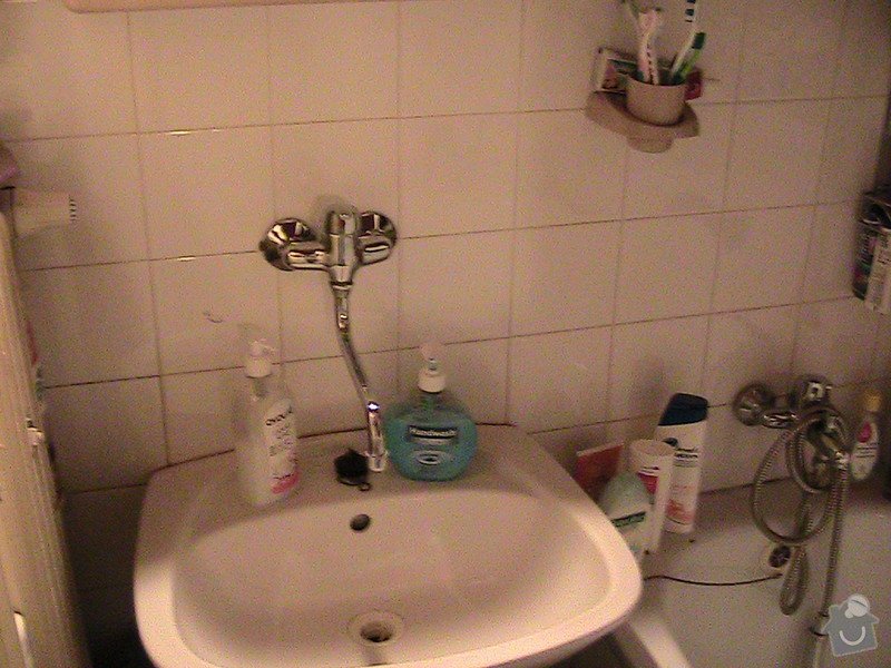 Rekonstrukce malé koupelny a wc v cihlovém domě: IMG_1223_-_Kopie