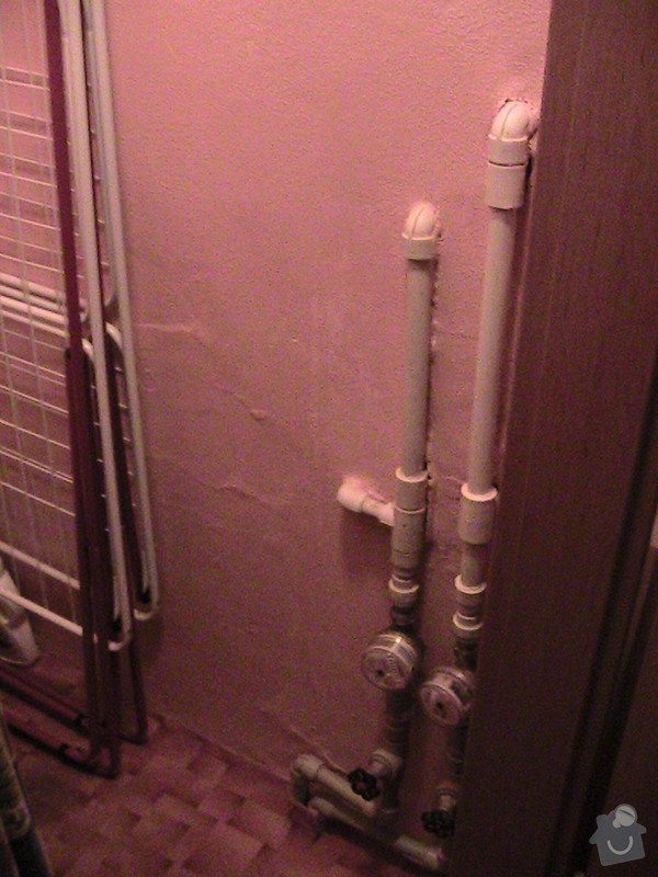 Rekonstrukce malé koupelny a wc v cihlovém domě: IMG_1239