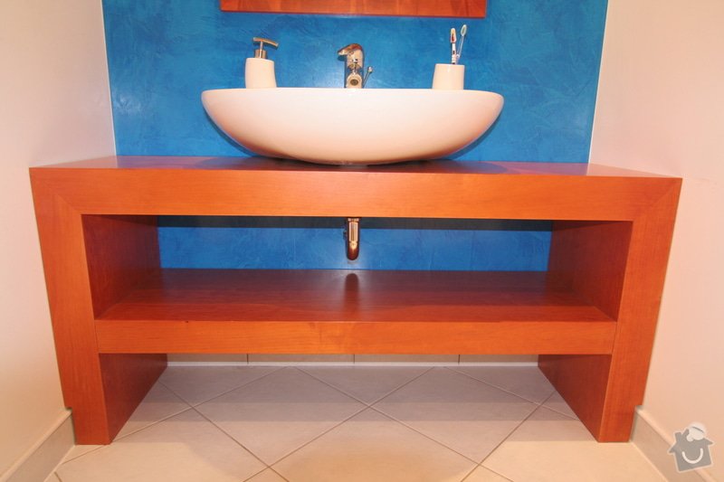 Koupelnový stolek na míru: stolek-zepredu