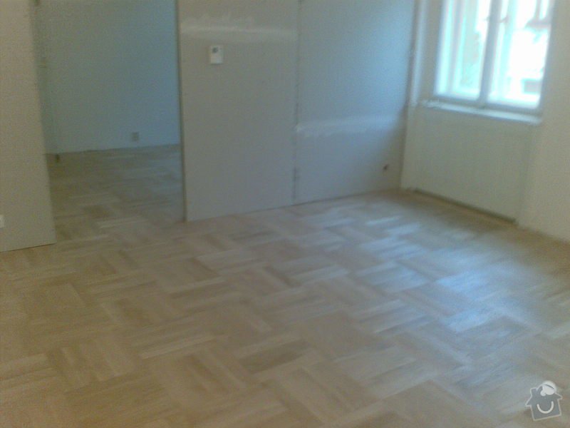 Montáž sádrokartonových příček, broušení a lakování parket: 20112010_001_