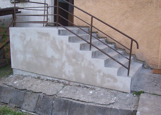 Rekonstrukce schodů a pokojů