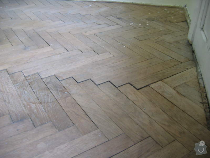 Renovace dubových parket: podlaha_pred2