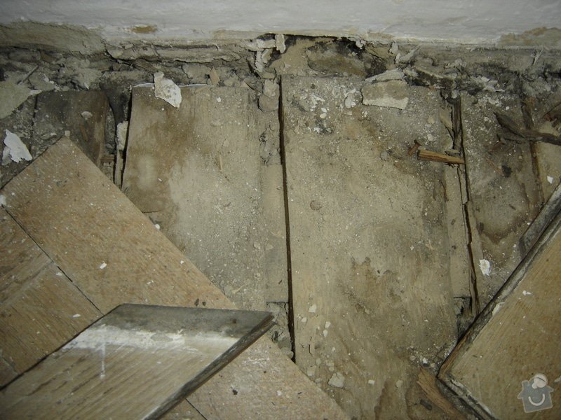 Rekonstrukce staré podlahy, původně parkety, cca 20m2: DSC03130