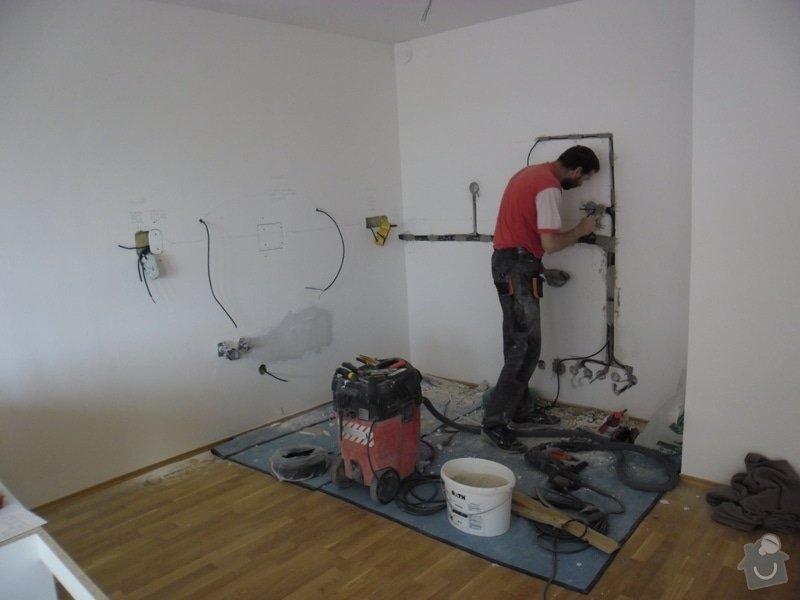 Příprava elektroinstalace pro kuchyňskou linku: SAM_4770