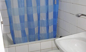 Výměnu vaničky ve sprch. koutě za dlažbu/kachlíky - stav před realizací