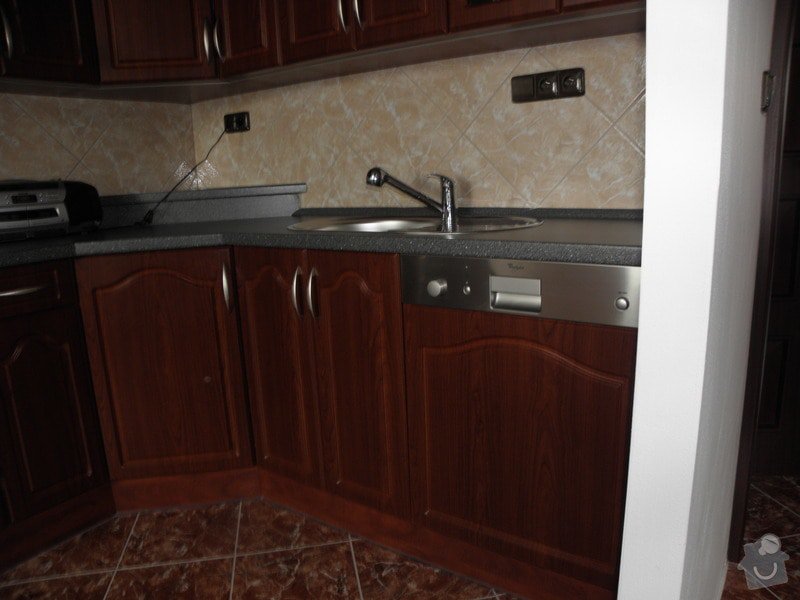 Rekonstrukce celého bytu,koupelny a výroba kuchyně: P6147148