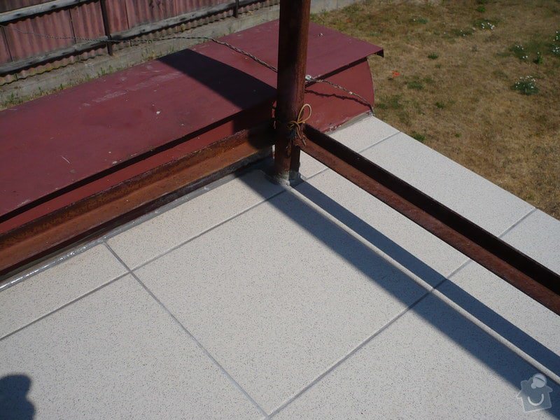 Izolace a pokládka dlažby na terase.: P1030466