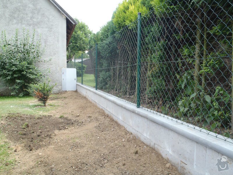 Stavba plotů a podezdívky,pokládka zámkové dlažby: P7280169