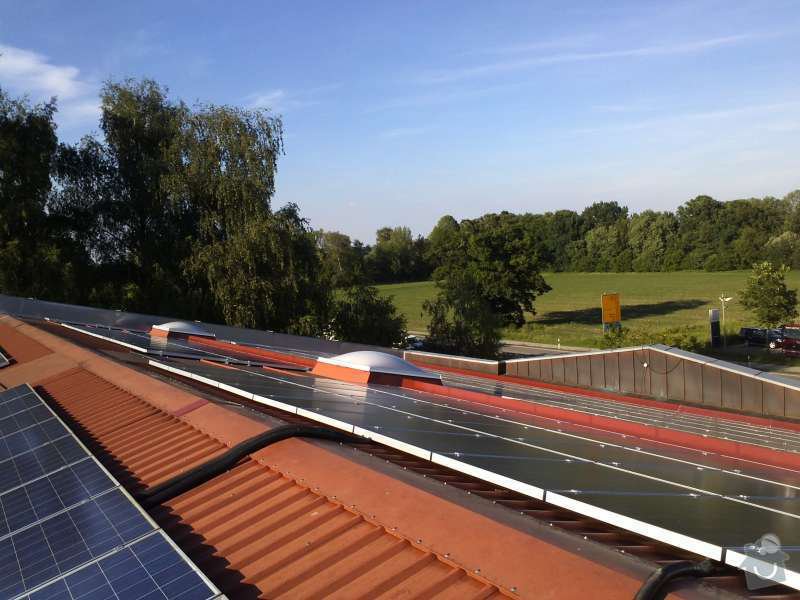 Montáž fotovoltaciké elektrárny v Raublingu: IMG089