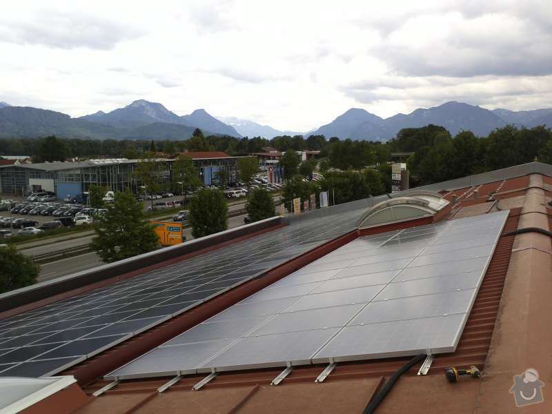 Montáž fotovoltaciké elektrárny v Raublingu: Panorama