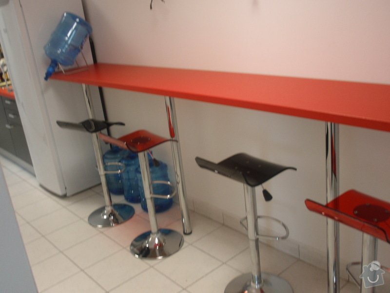 Výroba a montáž kancelářského nábytku + jednacích stolů: P5061542