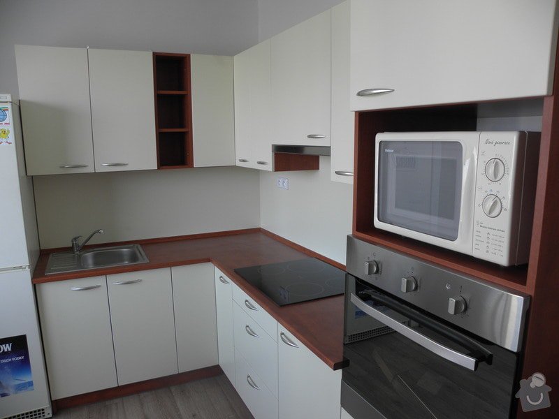 Rekonstrukce bytového jádra, výroba kuchyňské linky: P6287219