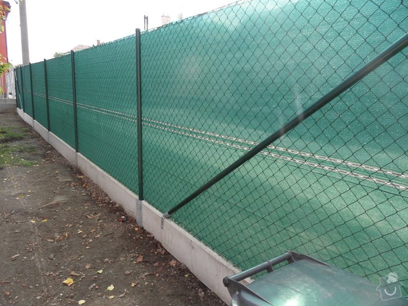 Postavení plotu z podhrabových desek: SAM_0564