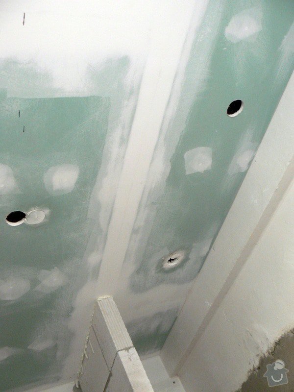 Kompletní rekonstrukce koupelny a WC v cihlovém domě v 6.NP : P1030605_R