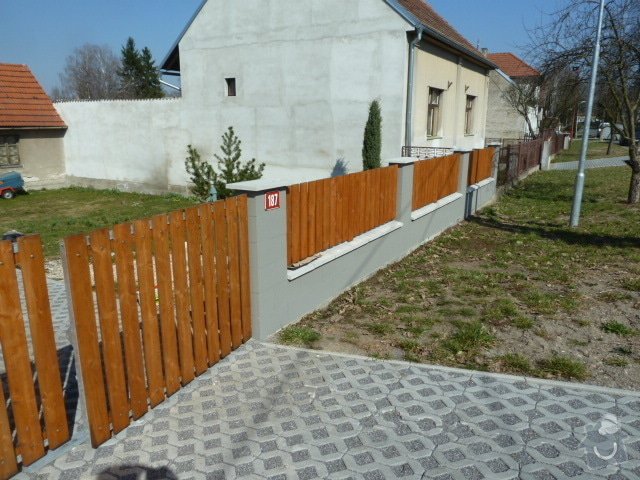 Renovace fasády, zhotovení plotu, zámkové dlažby, pergola: P1030963
