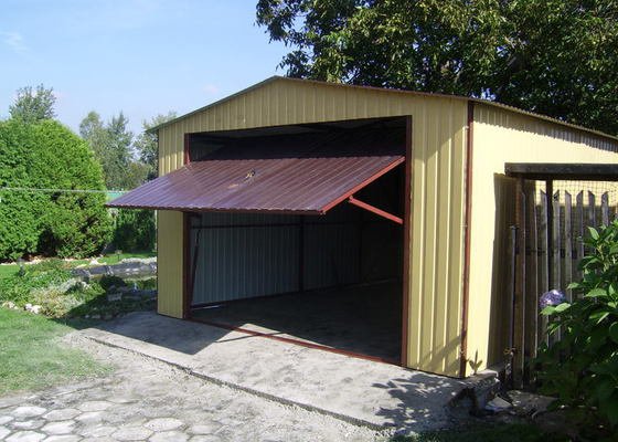 Plechová montovaná garáž