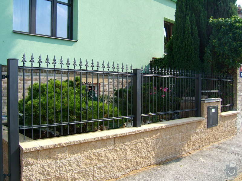 Kovaný plot a branka: zzz_067