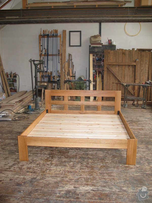 Manželská postel z masivního dřeva: 100_0065_r1