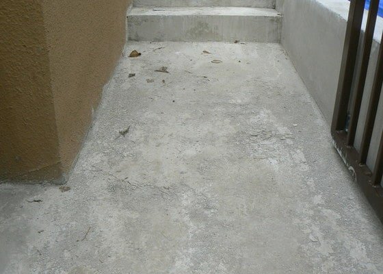 Oprava betonu u dvou venkovních vjezdů a schodiště