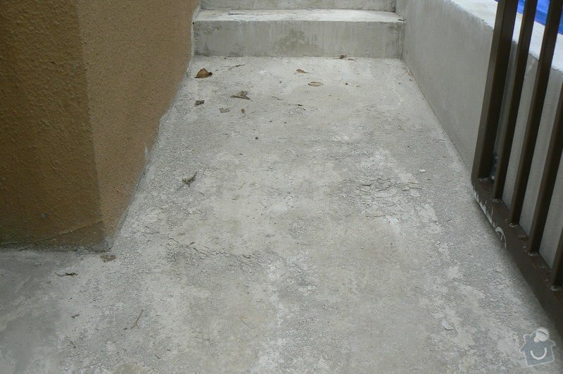 Oprava betonu u dvou venkovních vjezdů a schodiště: 2010_178