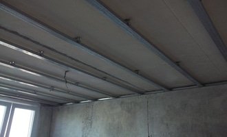 Příčky a stropy v bytě 4+kk