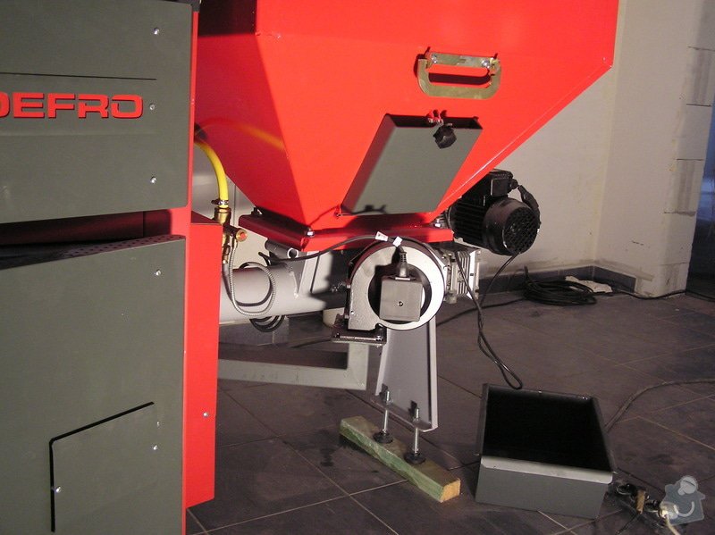 Instalace automatického kotle na tuhá paliva DEFRO AGRO Uni 15 kW v novostavbě RD: 009