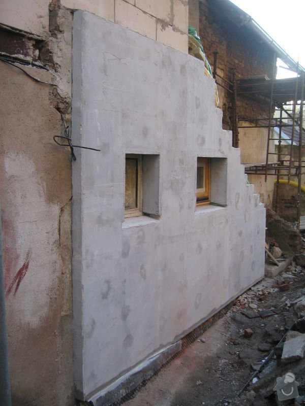 Rekonstrukce domu: mistnost_podschodi_3