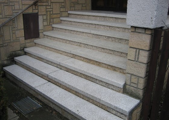 Renovace schodiště s teraca - stav před realizací
