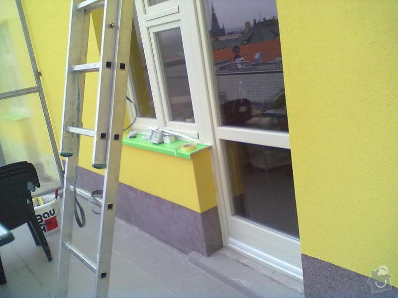 Zeteplení části domu + Instalace okenních parapetů a nátěr omítky: 24102011192