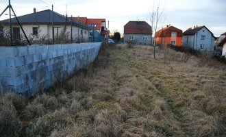 Poptávám realizaci zasíťování pozemnků u Plzně - stav před realizací