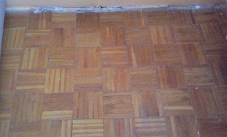 Renovace parketové podlahy - stav před realizací