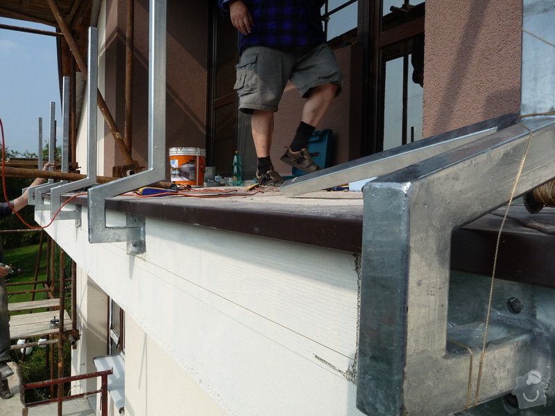 Dřevěné zábradlí balkónu zábradlí s truhlíkem typ TYP SCHWANZENBERG: P1050519