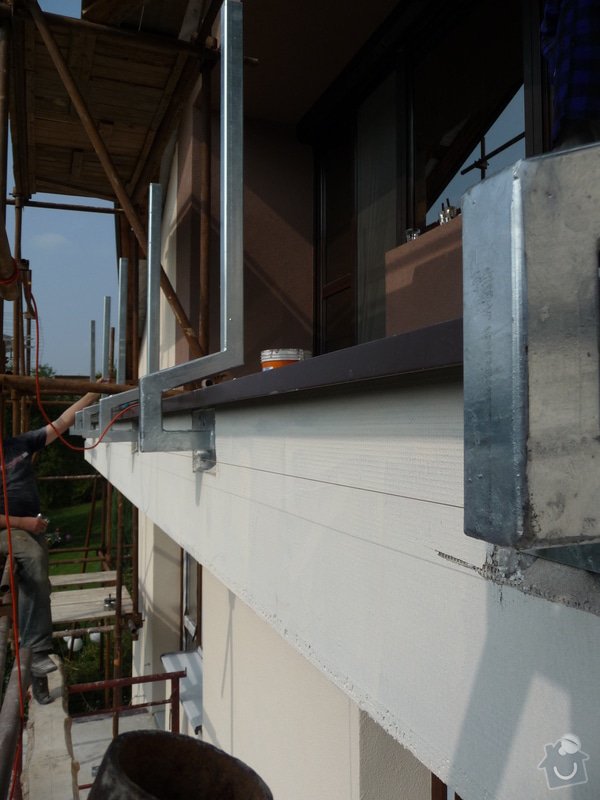 Dřevěné zábradlí balkónu zábradlí s truhlíkem typ TYP SCHWANZENBERG: P1050520